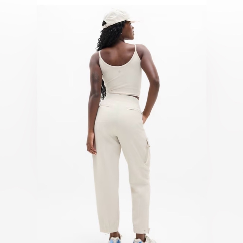 NWOT - Athleta - Endless High Rise Cargo Pant - Size 12 - Picture 3 of 9